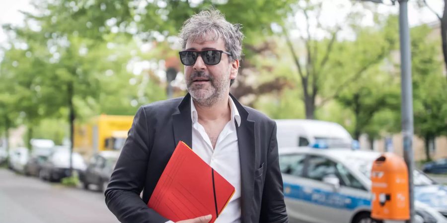 Journalist Yücel zur Vernehmung vor Amtsgericht