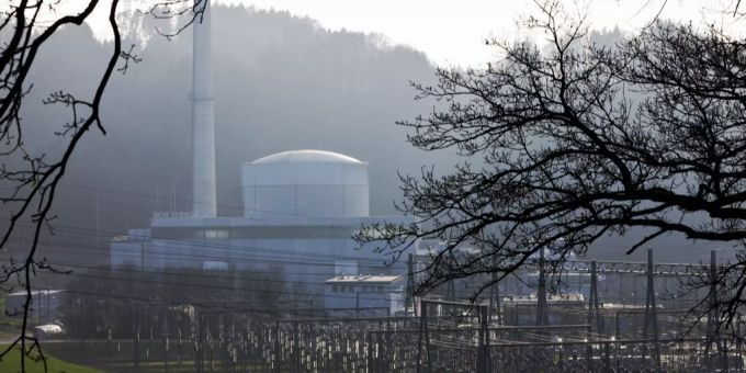 Das AKW Mühleberg soll bald geschlossen werden. Umweltschützer fordern einen geplanten Ausstieg aus der Kernenergie. Kernenergie