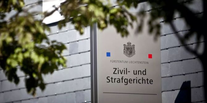 Liechtenstein Gericht Esel Sex