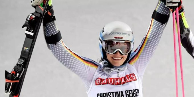 Christina Geiger jubelt nach ihrem zweiten Platz. Foto: Pontus Lundahl/TT NEWS AGENCY Christina Geiger jubelt nach ihrem zweiten Platz. Foto: Pontus Lundahl/TT NEWS AGENCY