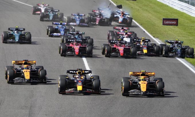 Nach dieser Szene kurz nach dem Start in Suzuka wird bereits der Safety Car benötigt. Suzuka