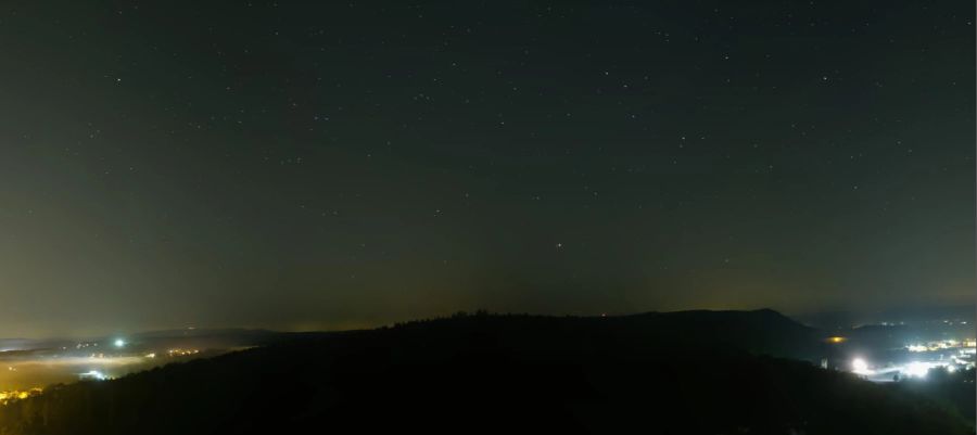 Auch über Schaffhausen färbte sich der Himmel in der Nacht nochmals etwas farbig.