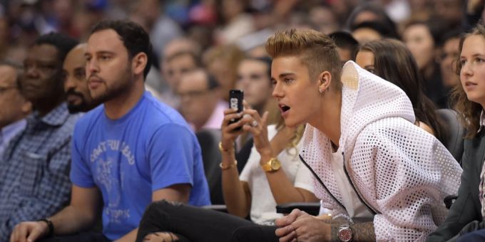 Scooter Braun (links) zusammen mit Justin Bieber. Scooter Braun