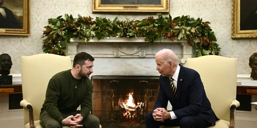 Selenskyj (l.) und Biden