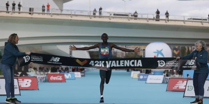 Kelvin Kiptum beim Marathon in Valencia. Kelvin Kiptum