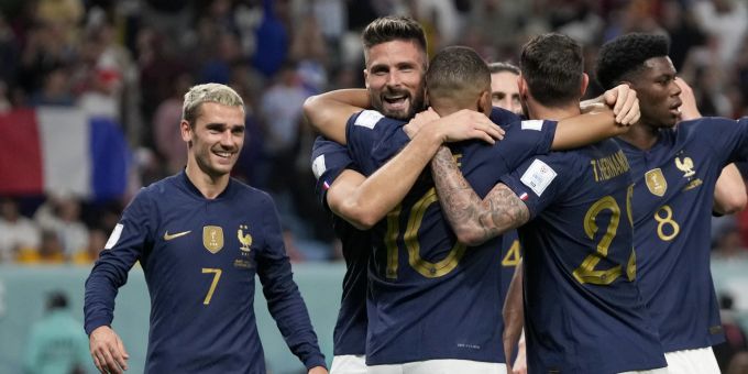 Olivier Giroud feiert sein Tor zum 4:1 für Frankreich gegen Italien an der WM 2022. Frankreich Australien WM 2022