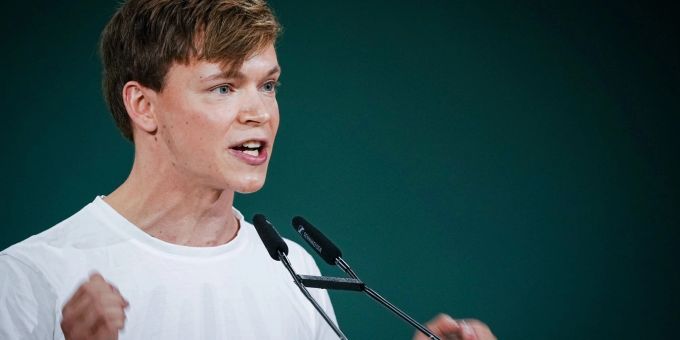 Timon Dzienus, Co-Chef der Grünen Jugend, ärgert sich über den Umgang der Grünen mit der Klimabewegung. Timon Dzienus, Co-Chef der Grünen Jugend, ärgert sich über den Umgang der Grünen mit der Klimabewegung.