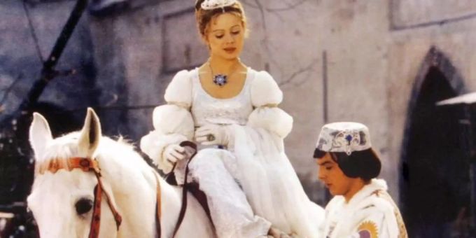 Libuse Safrankova als Aschenbrödel und Pavel Travnicek als Prinz im Märchenklassiker «Drei Haselnüsse für Aschenbrödel». «Drei Haselnüsse für Aschenbrödel»