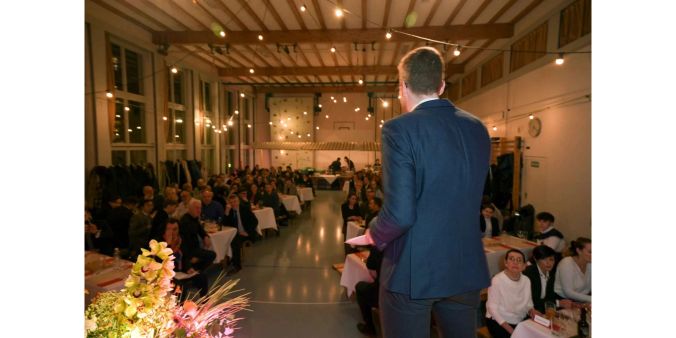 Festmoderation in der Bächtelen Turnhalle.