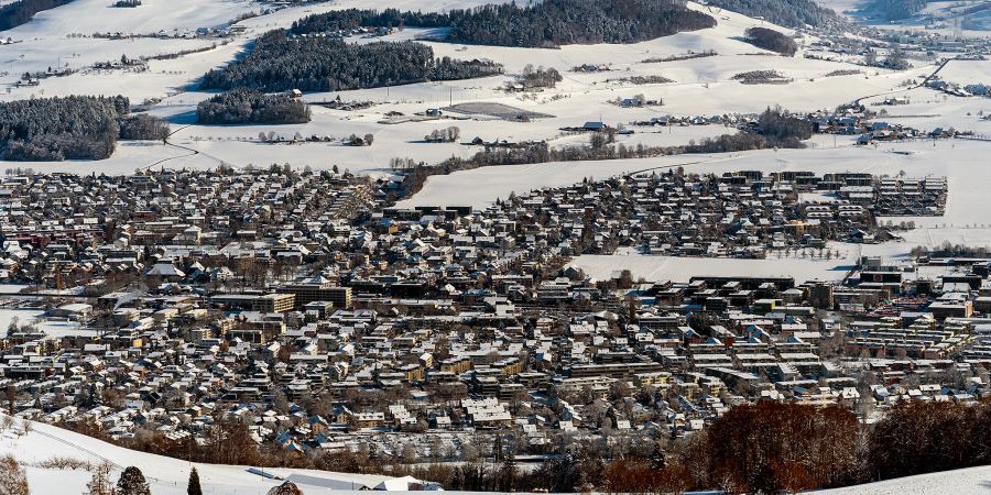 Blick vom Chutzen auf dem Belpberg auf Münsingen im Aaretal. - Münsingen