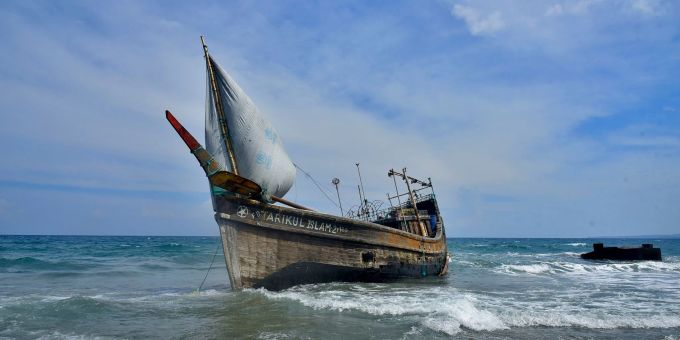 Nach Wochen auf See - 57 Rohingya-Flüchtlinge in Indonesien gelandet