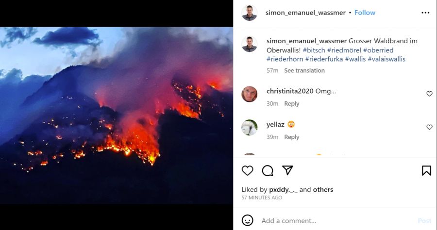 Bei Einbruch der Dunkelheit sind die verschiedenen Brandherde beim Waldbrand von Bitsch VS gut zu sehen.