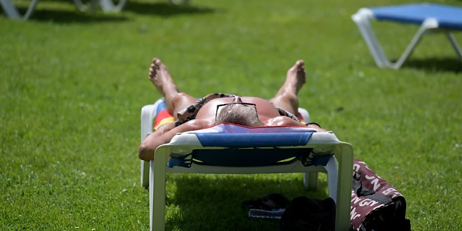 Der überdurchschnittlich sonnige Juni trieb die Leute in Freibäder.