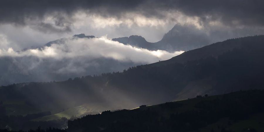 Am Dienstag sind in der Schweiz Gewitter aufgezogen. (Symbolbild)