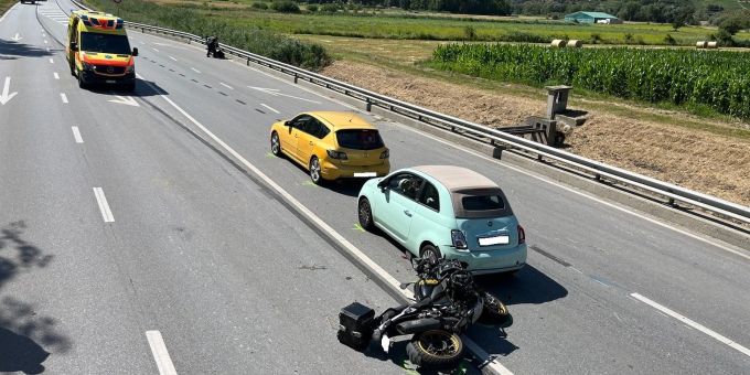 Ins Spital geflogen - Töfffahrer bei Unfall in Raron VS schwer verletzt