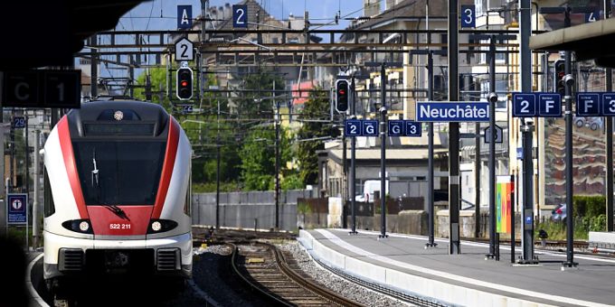 Der Bundesrat will für Bahn-Infrastrukturen 2025 bis 2028 15,1 Milliarden Franken zur Verfügung stellen. Wegen der Teuerung dürfte aber nicht Dringendes zurückstehen müssen. (Archivbild) Der Bundesrat will für Bahn-Infrastrukturen 2025 bis 2028 15,1 Milliarden Franken zur Verfügung stellen. Wegen der Teuerung dürfte aber nicht Dringendes zurückstehen müssen. (Archivbild)