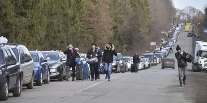 Nach Teilmobilmachung - Russen fliehen mit vollen Koffern nach Georgien
