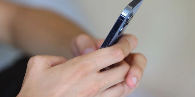 Software wie Pegasus kann das Leben von Telefonbesitzers ausspionieren. Software wie Pegasus kann das Leben von Telefonbesitzers ausspionieren.