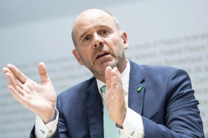 Für ihn ist der Vorschlag reine Schikane: Thomas Hurter (SVP/SH) spricht von «klassischer linker Ideologiepolitik auf dem Buckel der Bevölkerung.» (Archivbild) Tempo 80 Glättli Hurter