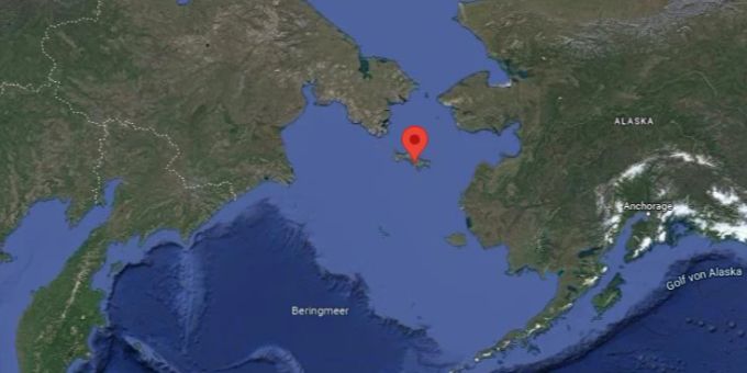 Zwei Russen machten sich mit dem Segelboot auf in Richtung USA. ukraine krieg