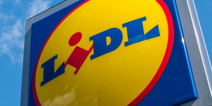 Raub-Versuch - Zwei Bewaffnete wollen Berner Lidl überfallen
