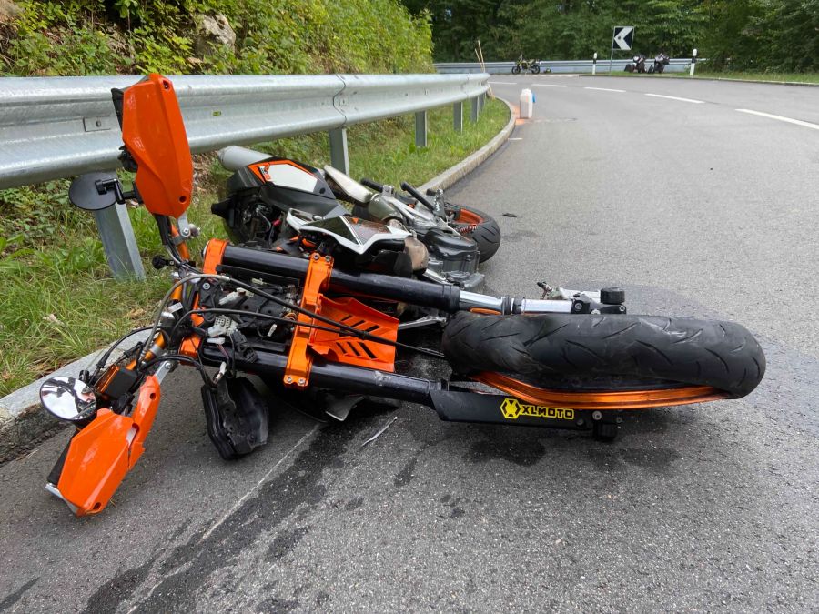 Der Motorradlenker musste ins Spital geflogen werden
