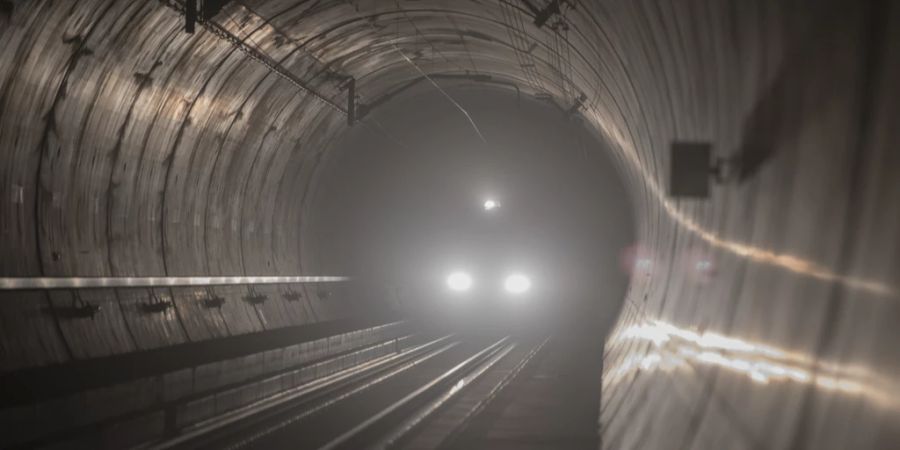 Gotthardtunnel Zug