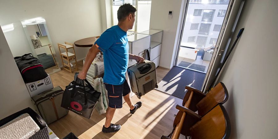 Zügelunternehmen haben in der Schweiz viel zu tun. 2021 wechselten zehn Prozent der Bevölkerung die Wohnung. (Archivbild)