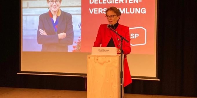 Die baselstädtische SP steht voll und ganz hinter der Bundesratskandidatur von Eva Herzog. Die baselstädtische SP steht voll und ganz hinter der Bundesratskandidatur von Eva Herzog.