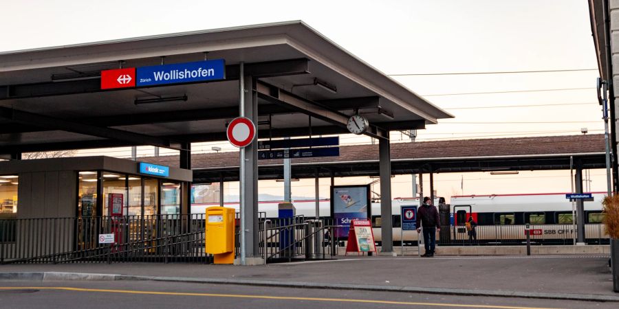 Der Bahnhof Wollishofen im Kreis 2 in Zürich.