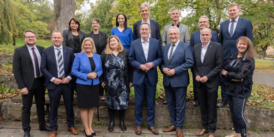 Die Teilnehmer der Sportministerkonferenz (SMK) in Mainz.
