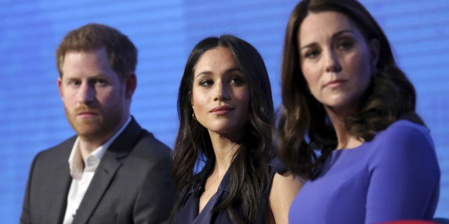 Herzogin Kate macht Meghan Markle für Harrys Entgleisungen verantwortlich.