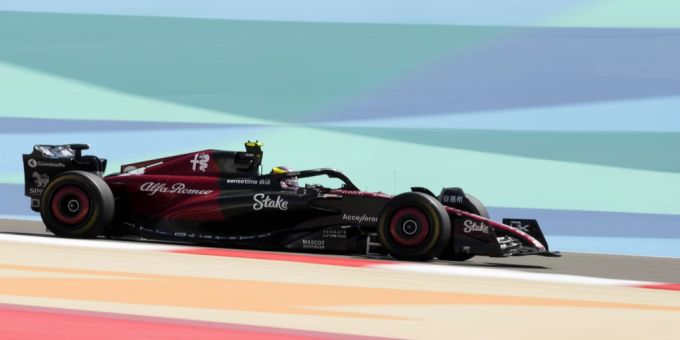 Alfa-Saubers Zhou Guanyu stellt beim zweiten Vorsaison-Test in Bahrain die Bestzeit auf. Zhou Guanyu Formel 1