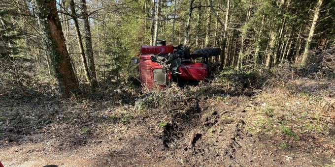 Röschenz BL: Selbstunfall mit Traktor Röschenz BL: Selbstunfall mit Traktor