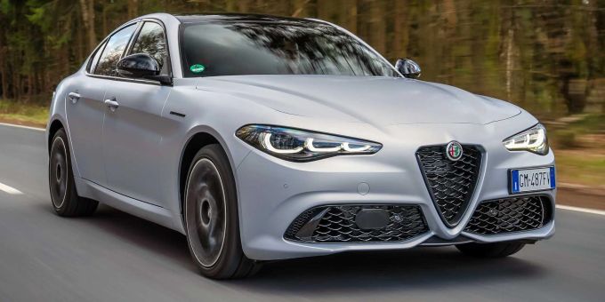 Die Alfa Romeo Giulia war schön und bleibt schön: Das Facelift ändert nur wenige optische Details Alfa Romeo Giulia Facelift