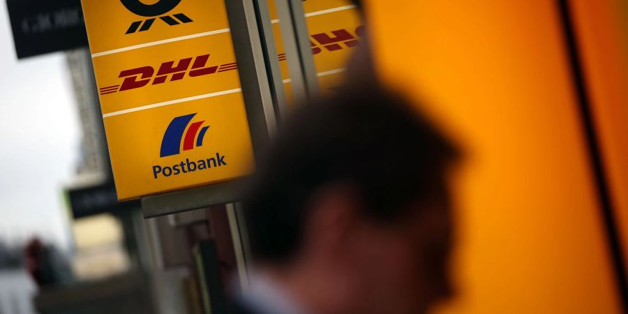 Nicht zum ersten Mal müssen sich Postbank-Kunden wegen einer IT-Umstellung auf Ausfälle vorbereiten. Zwischen Freitag und Montag wird der Service eingeschränkt.