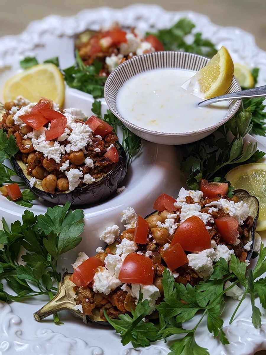 Aubergine Tomatenwürfel Schafskäse