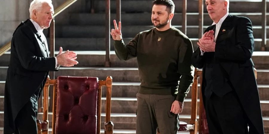 Selenskyj nach seiner Rede vor den Parlamentariern in Westminster Hall in London