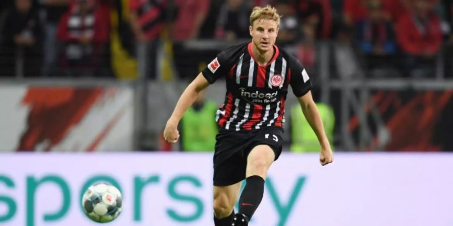 Eintracht Frankfurts Martin Hinteregger hatte im Spiel gegen 1899 Hoffenheim einen Wadenkrampf. Foto: Arne Dedert