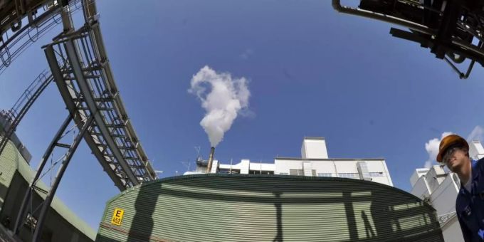 Frankfurt/Main - Chemiebranche gerät mehr in Sog von schwacher Weltwirtschaft