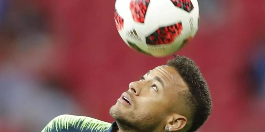 Gab Entwarnung seinen Fans gegenüber: Brasiliens Superstar Neymar. Foto: Frank Augstein/AP