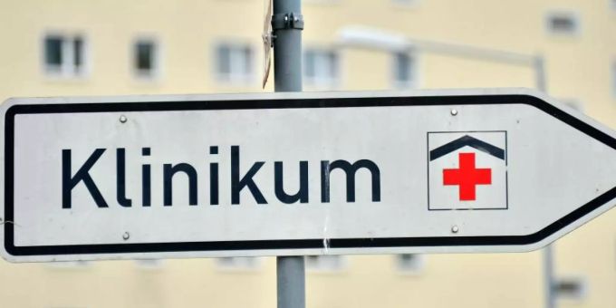 In Deutschland gibt es zur Zeit knapp 1400 Krankenhäuser. Foto: Martin Schutt In Deutschland gibt es zur Zeit knapp 1400 Krankenhäuser. Foto: Martin Schutt