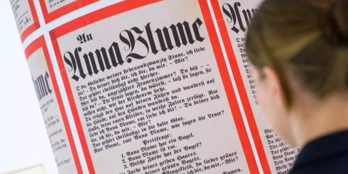 "Gedicht an Anna Blume" (1920) von Kurt Schwitters im Sprengel Museum Hannover. Foto: Christophe Gateau "Gedicht an Anna Blume" (1920) von Kurt Schwitters im Sprengel Museum Hannover. Foto: Christophe Gateau