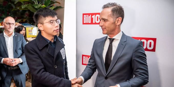 Joshua Wong traf sich mit Heiko Maas statt Bundeskanzlerin Angela Merkel in Deutschland. Heiko Maas Joshua Wong
