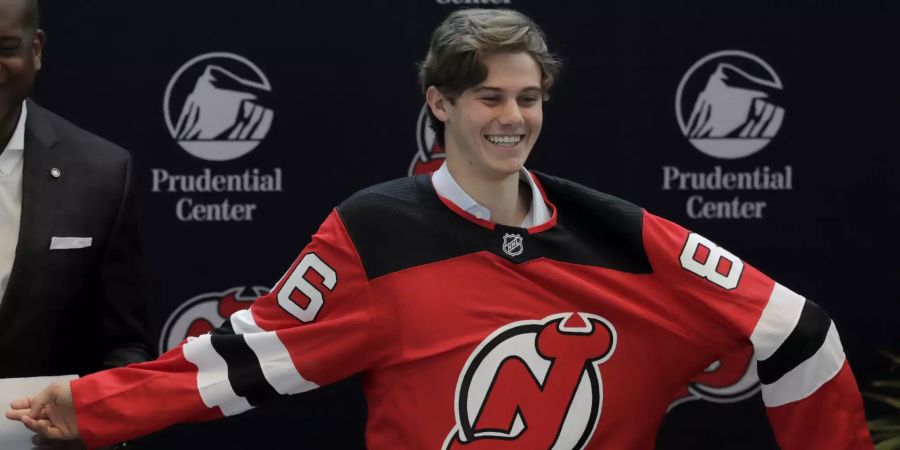 Devils Hughes NHL