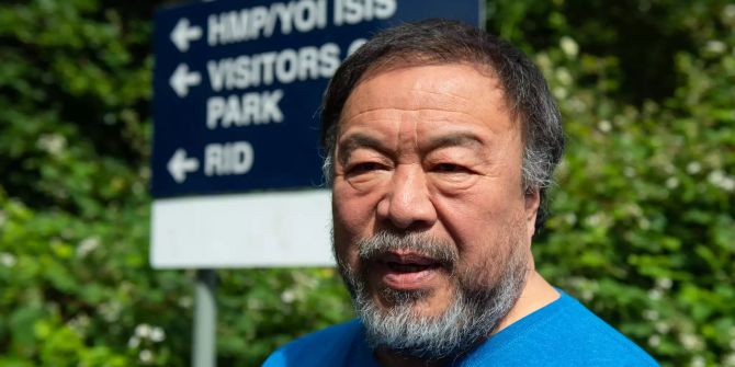 Ai Weiwei besucht Assange im Gefängnis