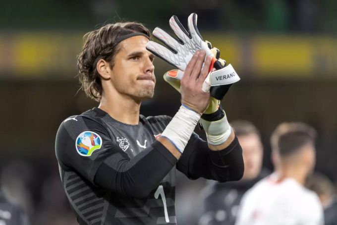 Yann Sommer dankt den Fans. Yann Sommer