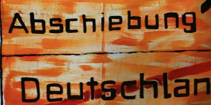 Mit dem Gesetzentwurf will Horst Seehofer die Ausreisepflicht von abgelehnten Asylbewerbern konsequenter durchsetzen. Foto: Christian Charisius Mit dem Gesetzentwurf will Horst Seehofer die Ausreisepflicht von abgelehnten Asylbewerbern konsequenter durchsetzen. Foto: Christian Charisius
