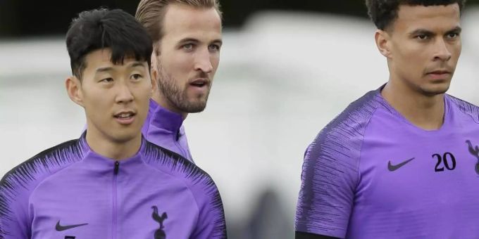 Heung-min Son (l) ist aus Leverkusen zu den Tottenham Hotspur gewechselt. Foto: Tim Ireland/AP Heung-min Son (l) ist aus Leverkusen zu den Tottenham Hotspur gewechselt. Foto: Tim Ireland/AP
