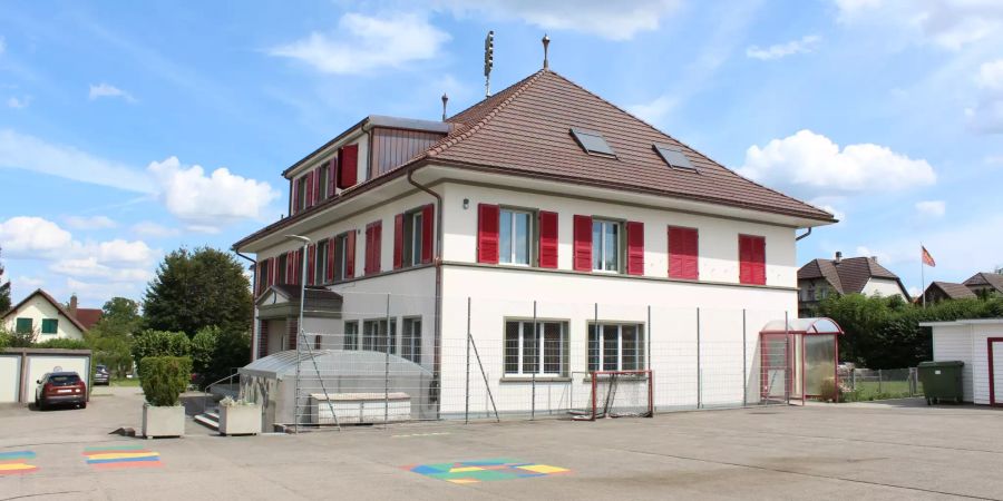 Das Schulhaus in Büetigen.